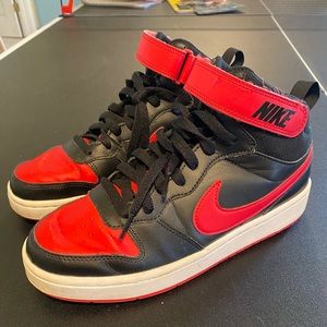 Nike high top tennis shoes